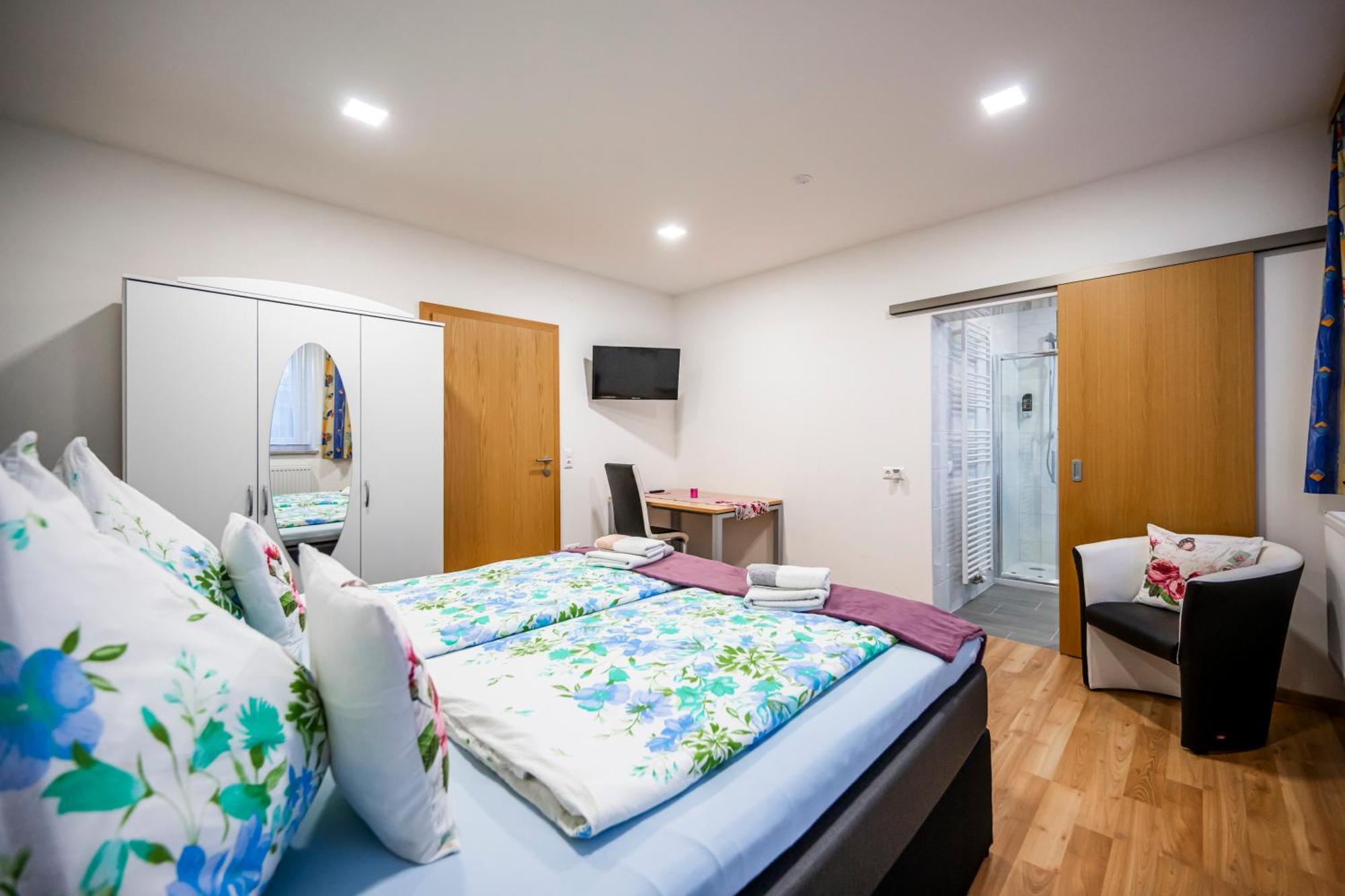Die Schlafstube - Bed & Breakfast Zeltweg Exterior photo