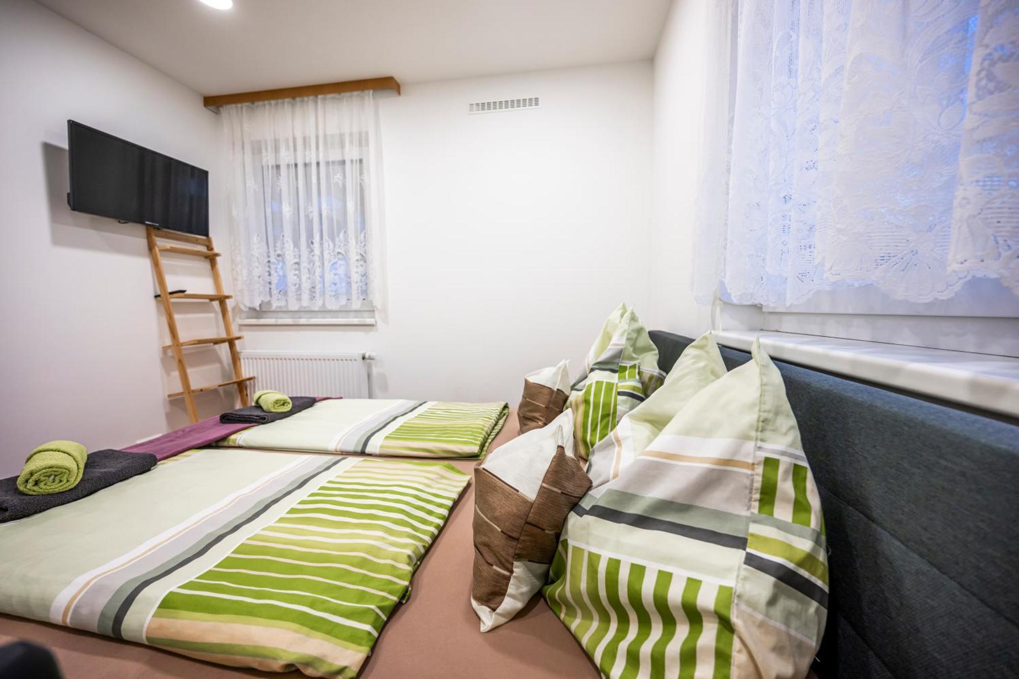 Die Schlafstube - Bed & Breakfast Zeltweg Exterior photo